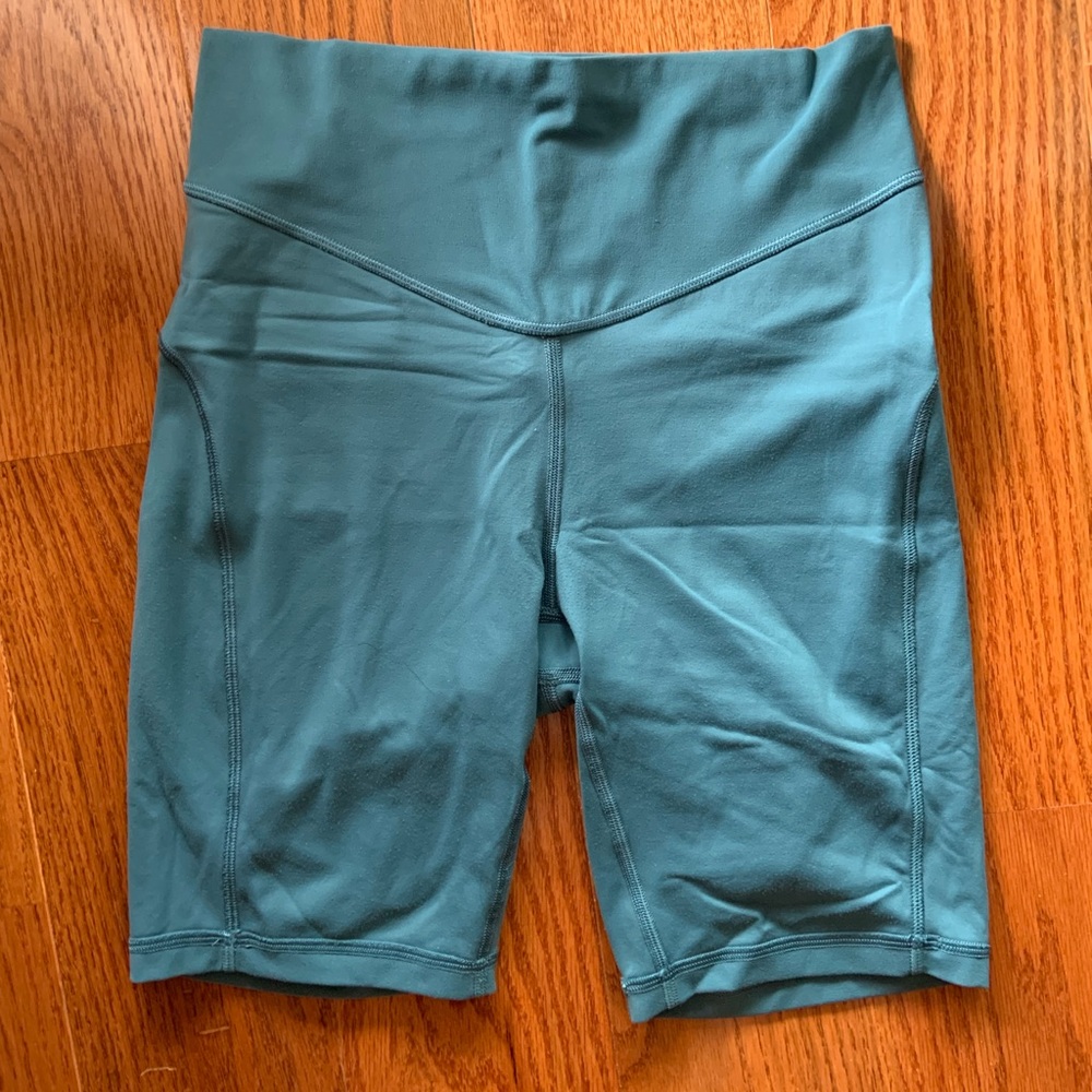Every arc 8” high rise shorts